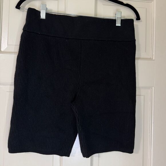 Women’s LuLuLemon Ribbed Biker Shorts Sz 12 - Picture 1 of 5